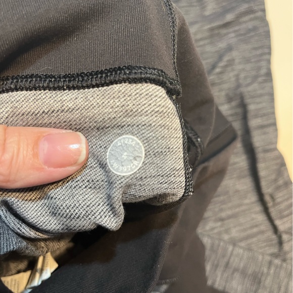 Lululemon Womens Barre Pulse Legging Pants Reversible Slub Black Swan size 4 - Picture 5 of 6